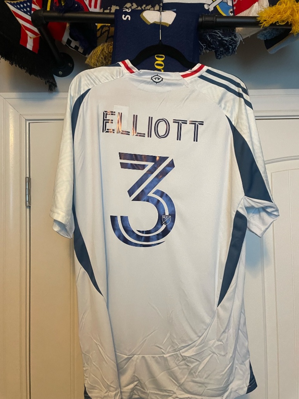 Chicago Fire FC 2026 away jersey Jack Elliott - Picture 2 of 2